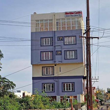 Meridian Castle Hotel Puducherry Buitenkant foto