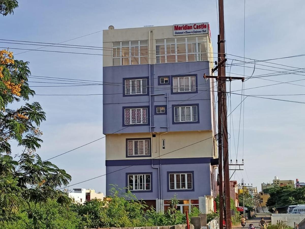 Meridian Castle Hotel Puducherry Buitenkant foto