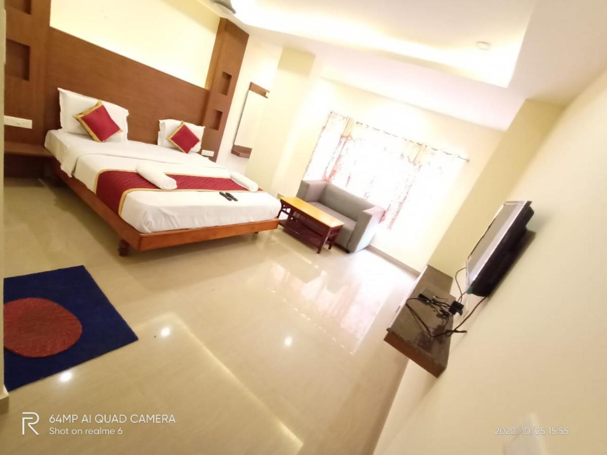 Meridian Castle Hotel Puducherry Buitenkant foto