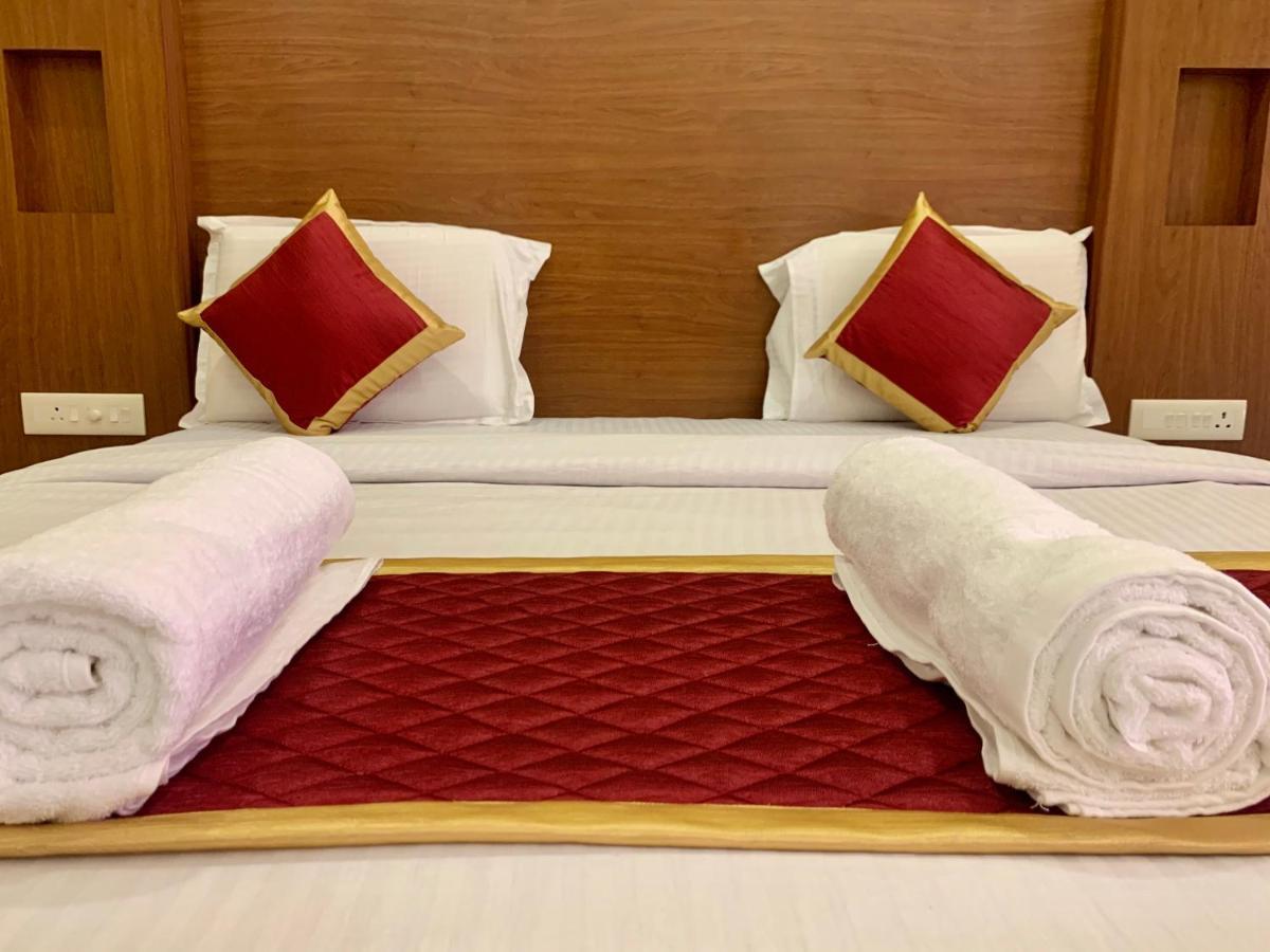 Meridian Castle Hotel Puducherry Buitenkant foto