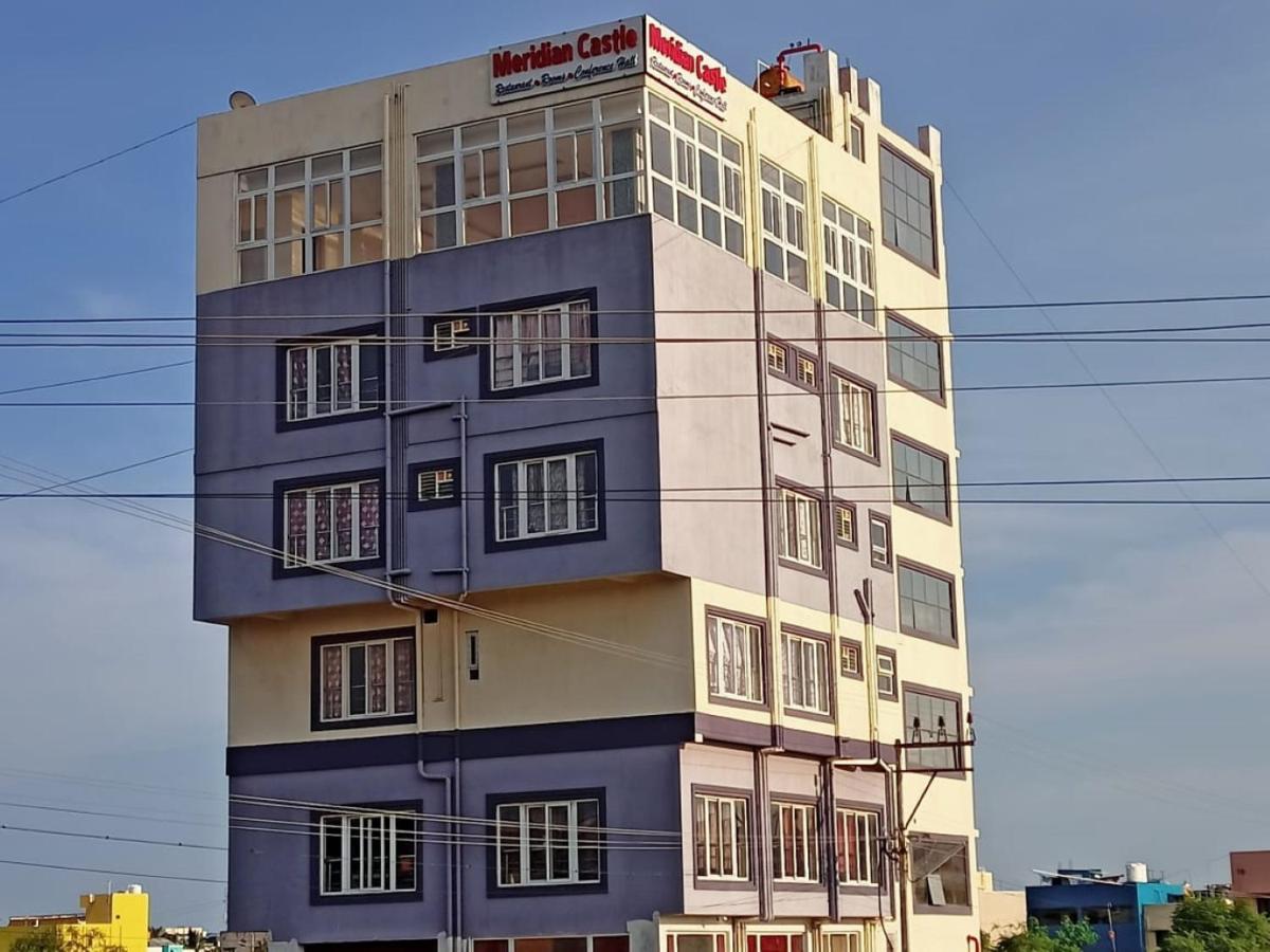 Meridian Castle Hotel Puducherry Buitenkant foto