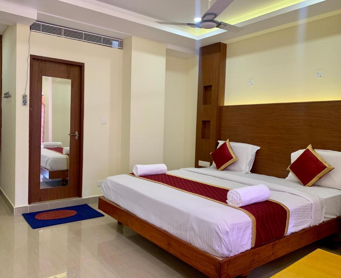 Meridian Castle Hotel Puducherry Buitenkant foto