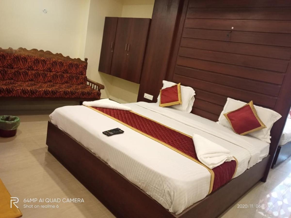 Meridian Castle Hotel Puducherry Buitenkant foto